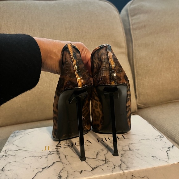 Jessica Rich Leopard Print Heels - Picture 3 of 4